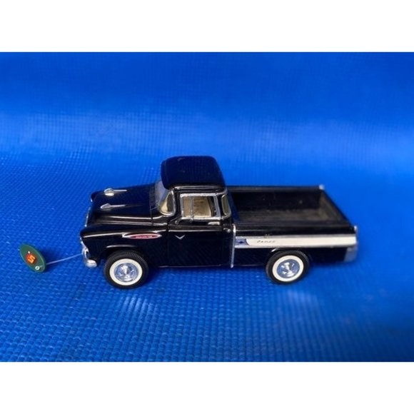 Chevy Cameo Pickup 1957 (1:28) SunnySide Cast Iron Model - Picture 1 of 6